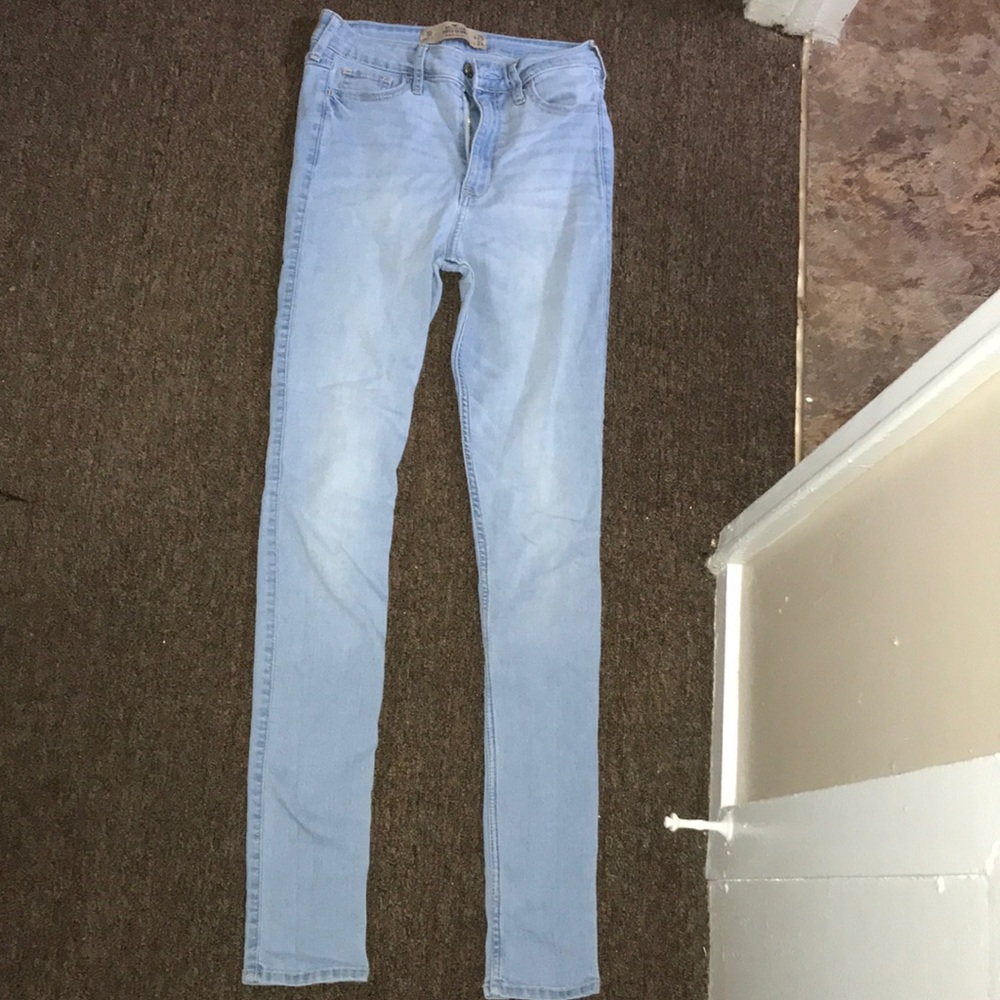 LIKE NEW hollister skinny jeans - Picture 1 of 4